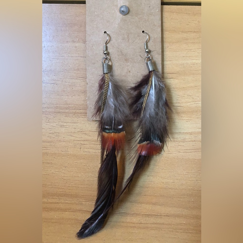 Chic Feather Dangle Earrings